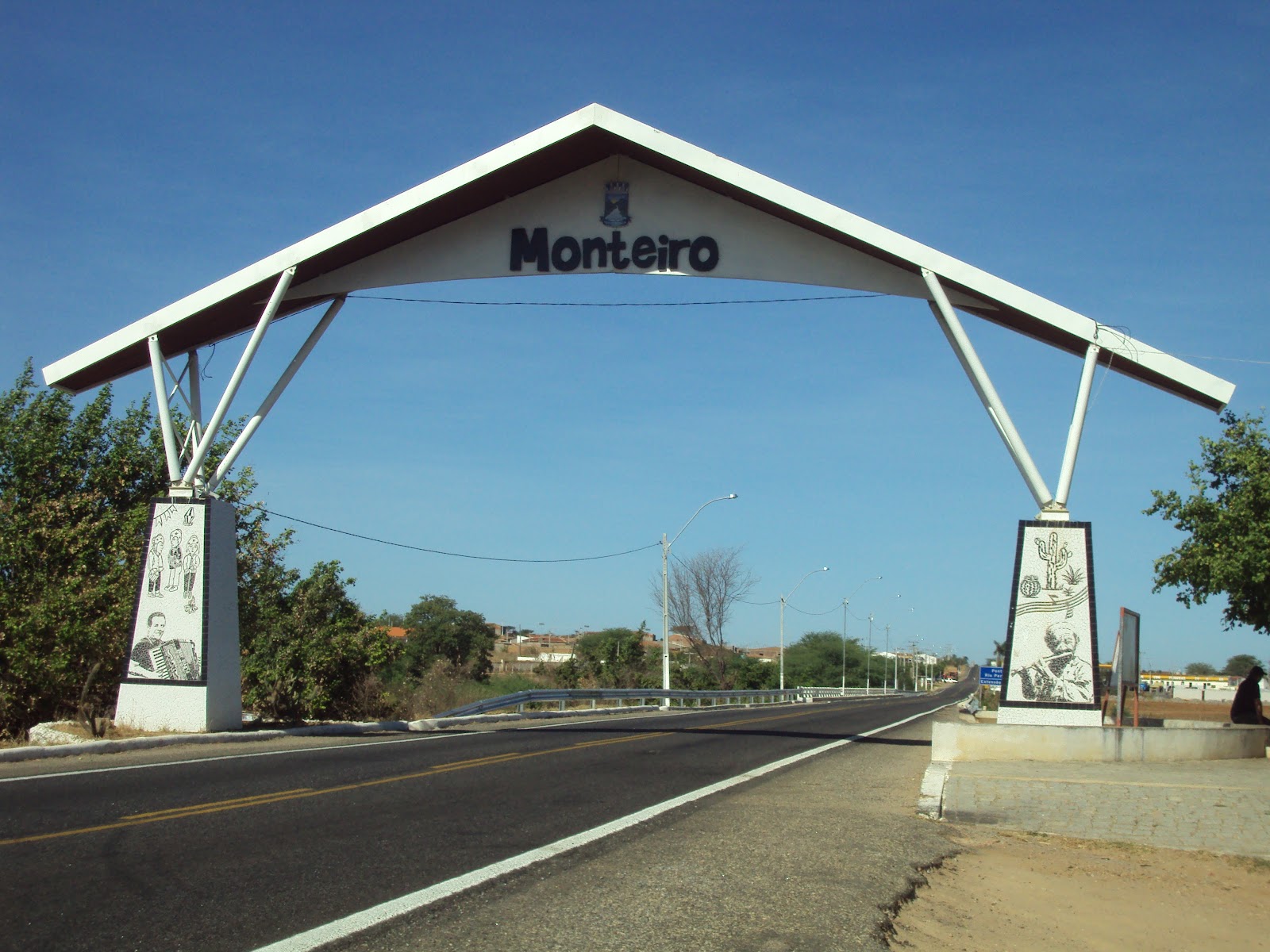 Pórtico-Monteiro