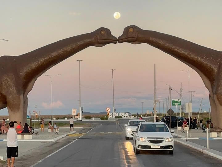 sousa_portal_entrada_dinossauros